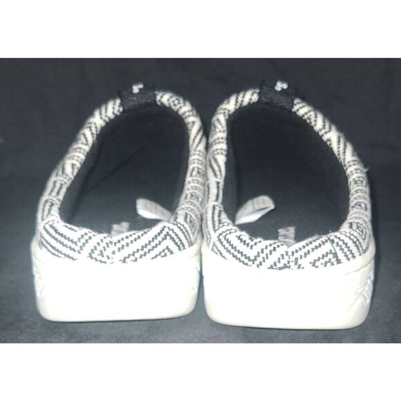 MukLuks Muk Luks women's Hailey Slippers black diamond Size 7/8 - Picture 3 of 7